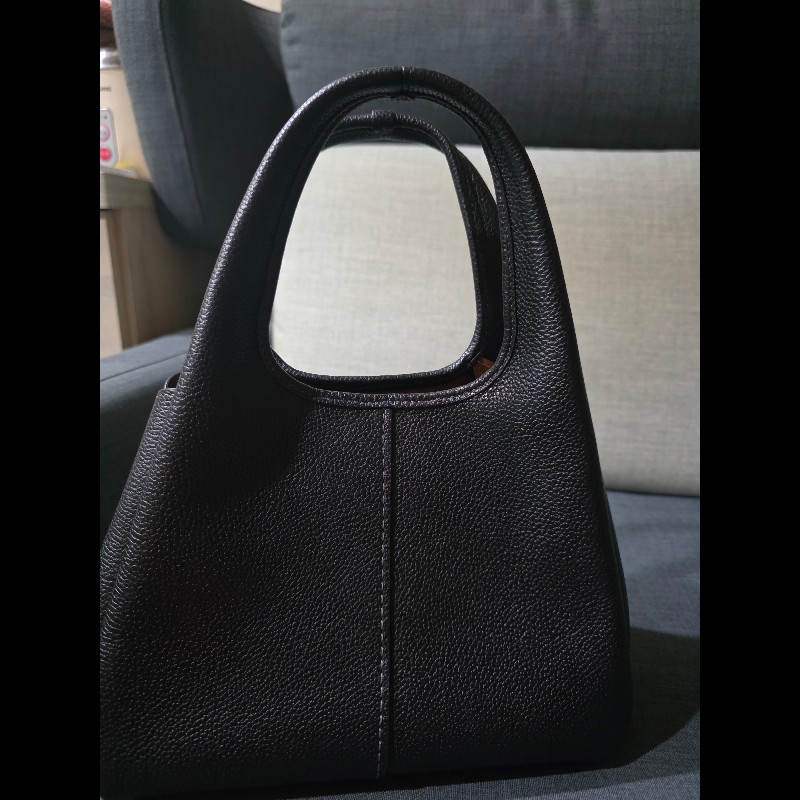 Coach Lana 23 黑色荔枝紋牛皮單肩包。-6