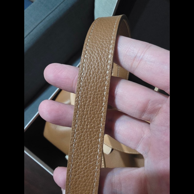 這是一件 Polène Numéro Un Nano 棕色拼接小牛皮手提包。-12