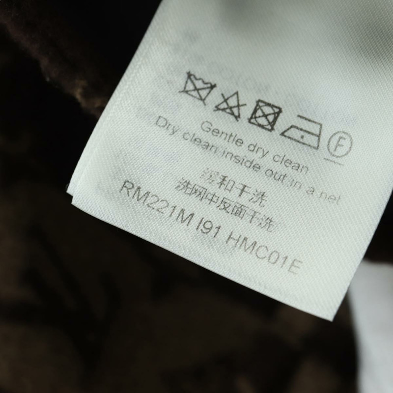 【日本直送】路易威登 Monogram Stripe (LVxNIGO) 大衣，Monogram 包裝盒，售價 RM221M，正品 YKZ1433SM-16