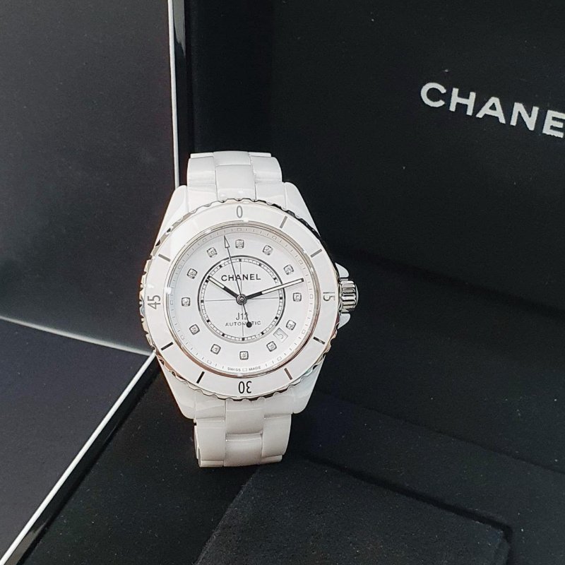 【大眾名錶】CHANEL香奈兒 H5705經典款J12 2021/06卡 白陶瓷 鑽石時標 底蓋裸空 大眾名錶B1292-3