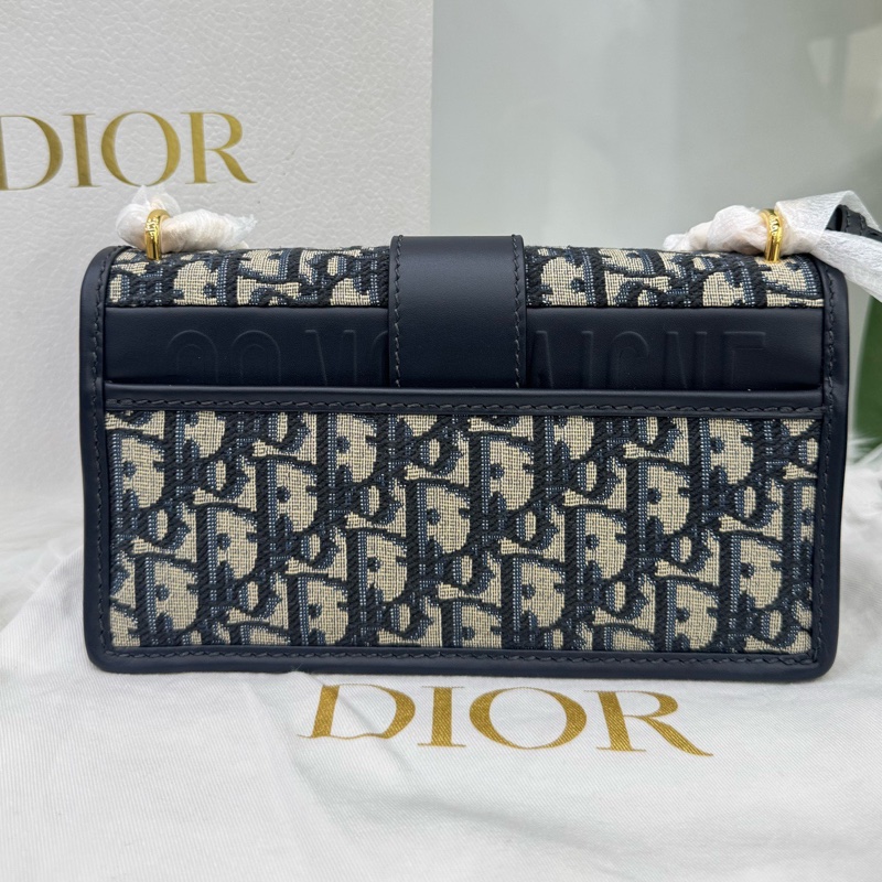 Dior迪奧藍色刺繡老花蒙田30小號鏈條單肩斜挎包 24年 經典到不用多說的款 可鹽可甜 腋下/斜挎/單肩隨便背，尺寸21x16x12cm-1
