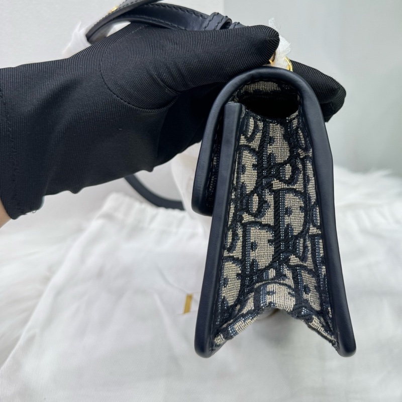 Dior迪奧藍色刺繡老花蒙田30小號鏈條單肩斜挎包 24年 經典到不用多說的款 可鹽可甜 腋下/斜挎/單肩隨便背，尺寸21x16x12cm-2