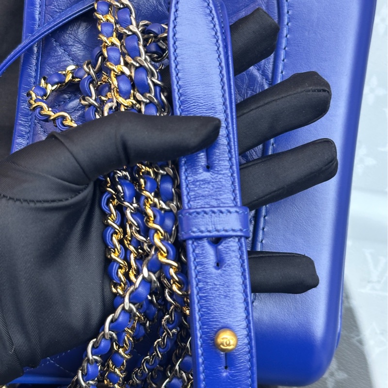 97新Chanel/香奈兒 小號深藍色小牛皮流浪包 28開有黑卡 尺寸：20*8*16-0