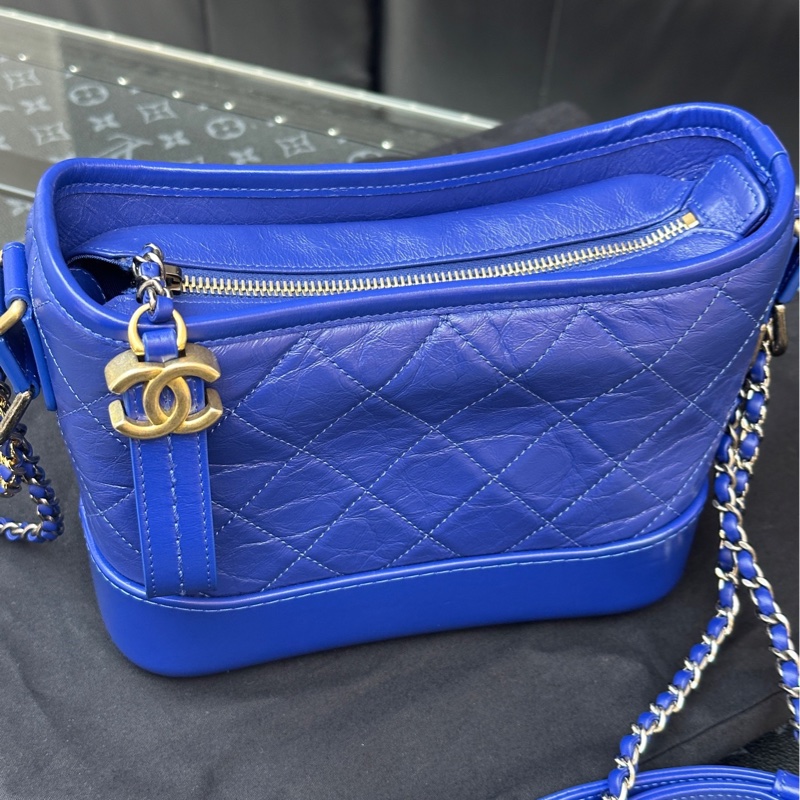 97新Chanel/香奈兒 小號深藍色小牛皮流浪包 28開有黑卡 尺寸：20*8*16-6