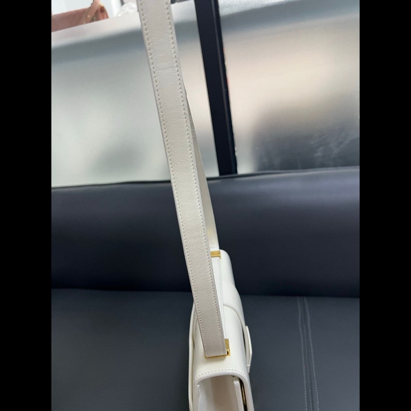 Dior montaigne 30 medium 
蒙田30 白色金扣全皮-17