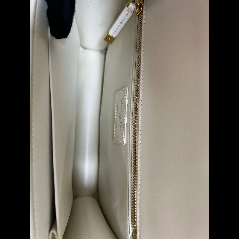 Dior montaigne 30 medium 
蒙田30 白色金扣全皮-22