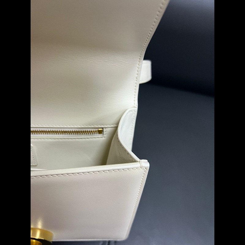 Dior montaigne 30 medium 
蒙田30 白色金扣全皮-24