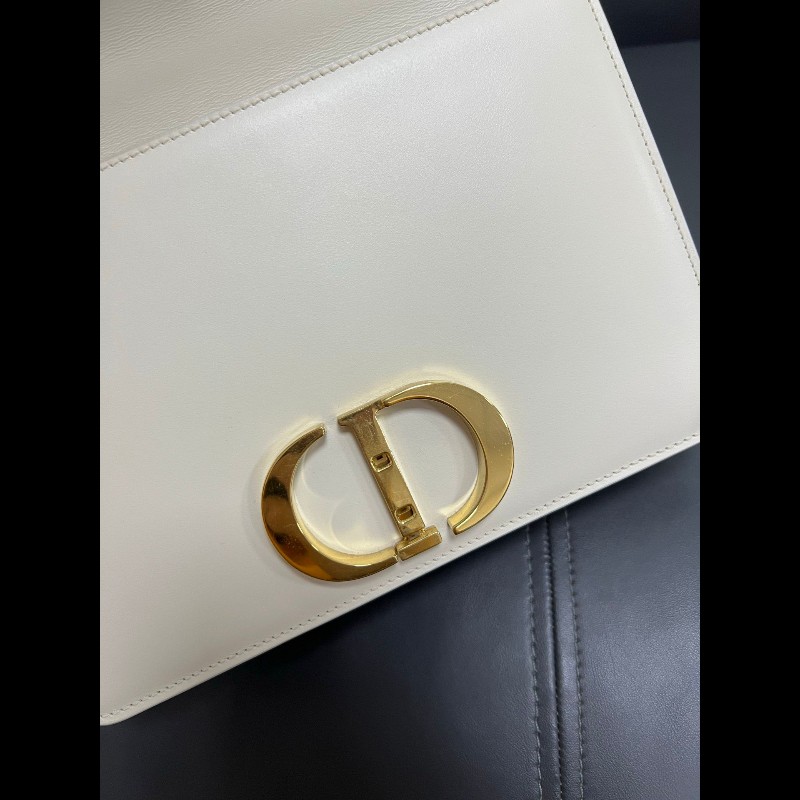 Dior montaigne 30 medium 
蒙田30 白色金扣全皮-25