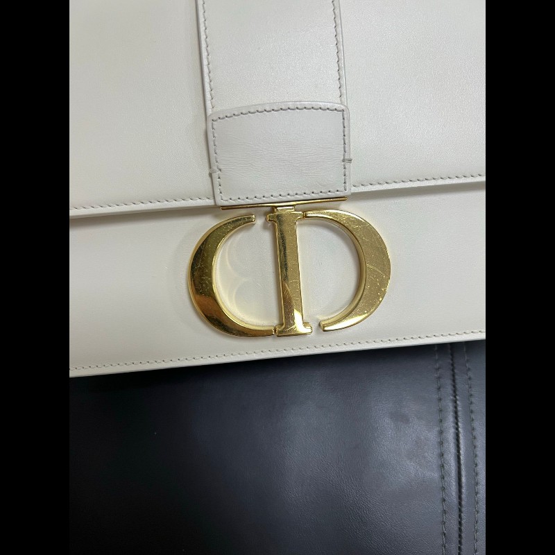 Dior montaigne 30 medium 
蒙田30 白色金扣全皮-26