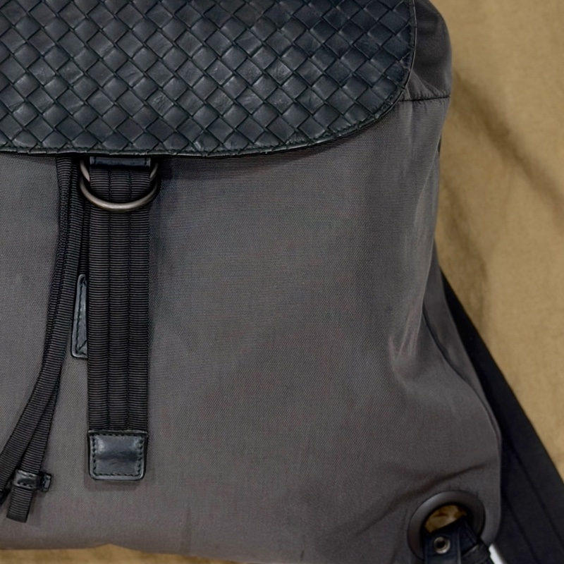 BOTTEGA VENETA BV 黑灰 尼龍 編織牛皮 側背包 後背包 手提包 雙肩背-32
