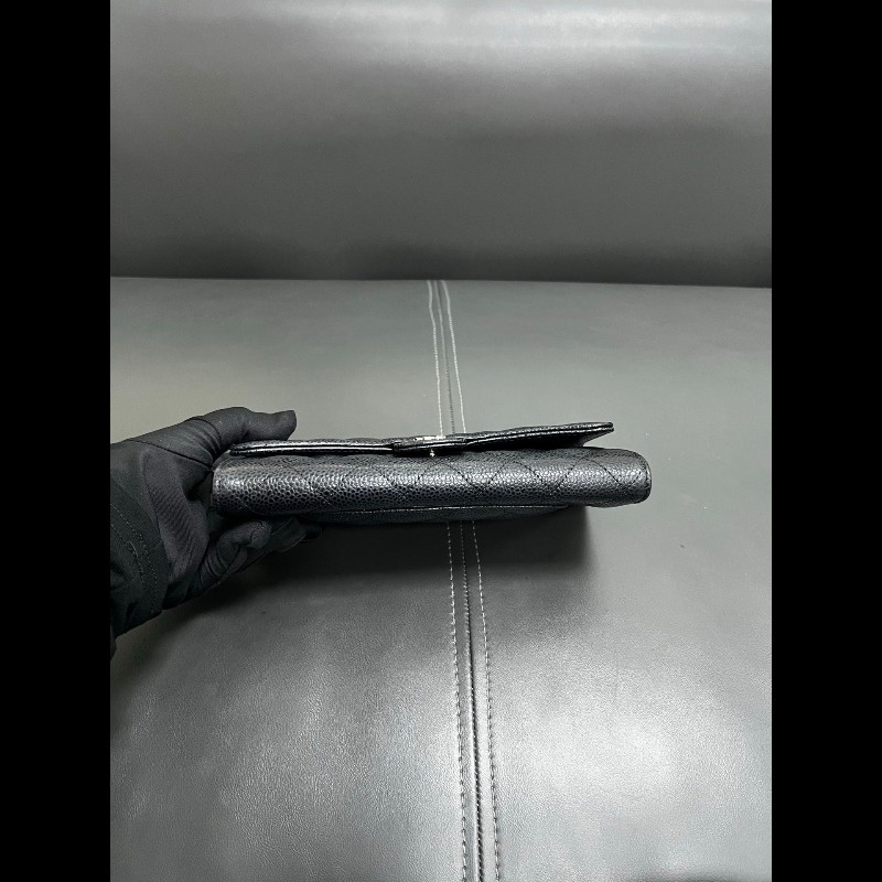 Chanel Classic Flap wallet
CF系列黑銀魚子酱款錢包-3