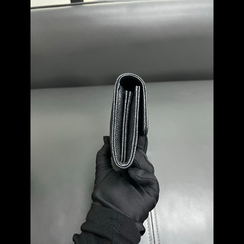 Chanel Classic Flap wallet
CF系列黑銀魚子酱款錢包-4