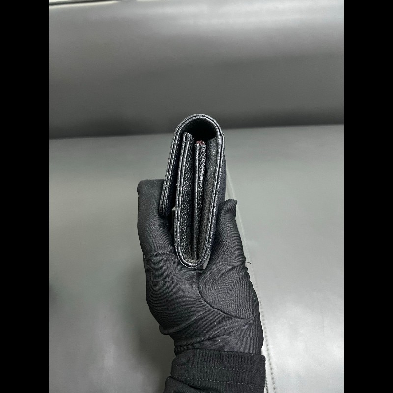 Chanel Classic Flap wallet
CF系列黑銀魚子酱款錢包-5