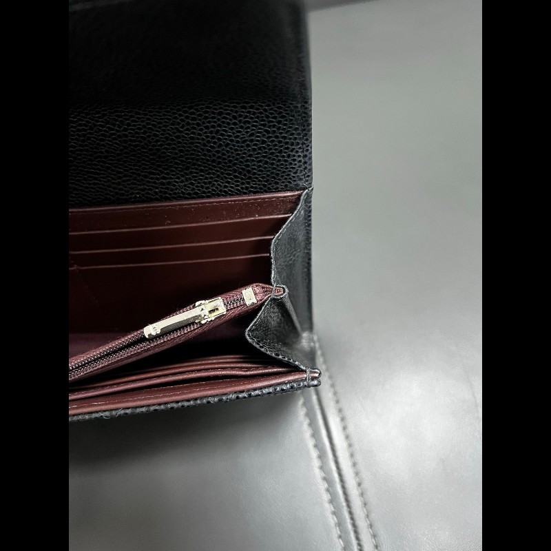 Chanel Classic Flap wallet
CF系列黑銀魚子酱款錢包-10