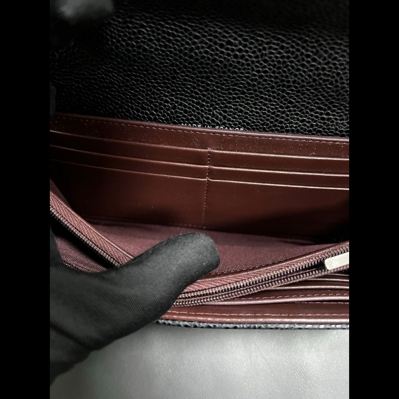 Chanel Classic Flap wallet
CF系列黑銀魚子酱款錢包-11