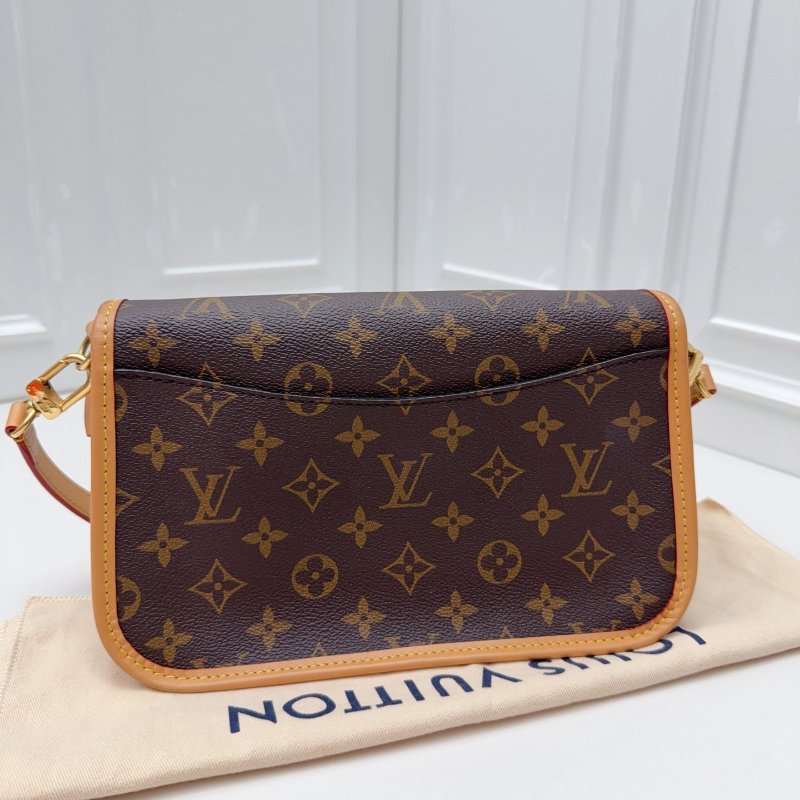 芯片款 路易威登/Louis Vuitton Diane法棍包 米黑肩带-1