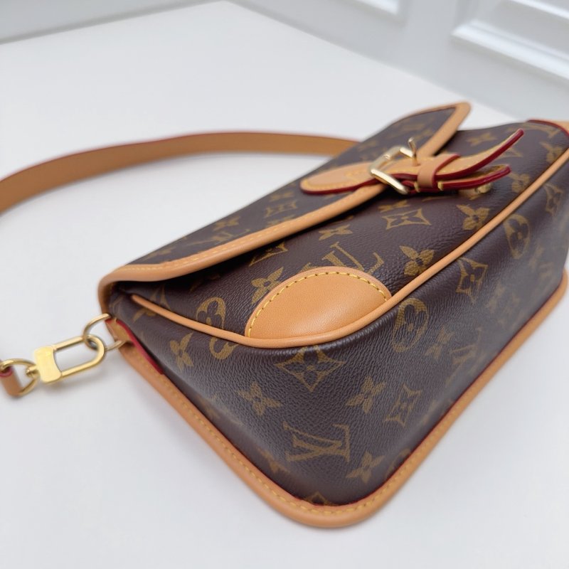 芯片款 路易威登/Louis Vuitton Diane法棍包 米黑肩带-2