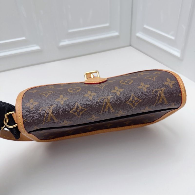 芯片款 路易威登/Louis Vuitton Diane法棍包 米黑肩带-3