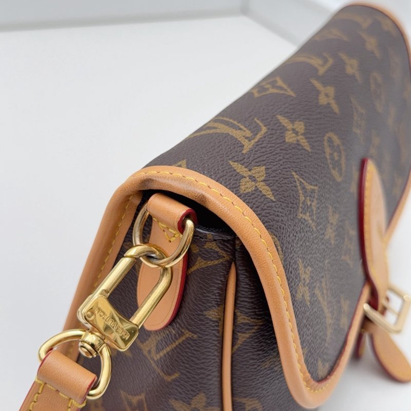 芯片款 路易威登/Louis Vuitton Diane法棍包 米黑肩带-9