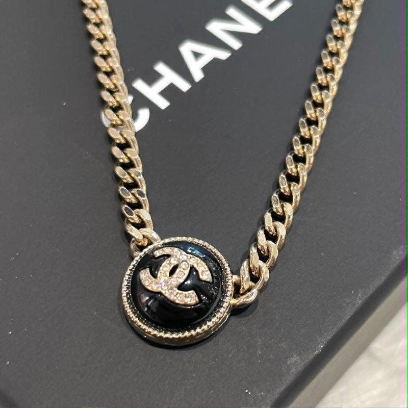 CHANEL 圓形雙C水鑽項鍊-2
