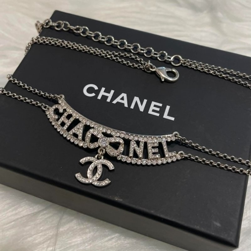CHANEL 水鑽字母蝴蝶結雙C垂墜頸鍊-0