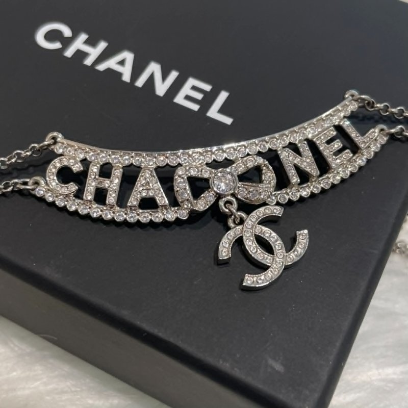 CHANEL 水鑽字母蝴蝶結雙C垂墜頸鍊-2