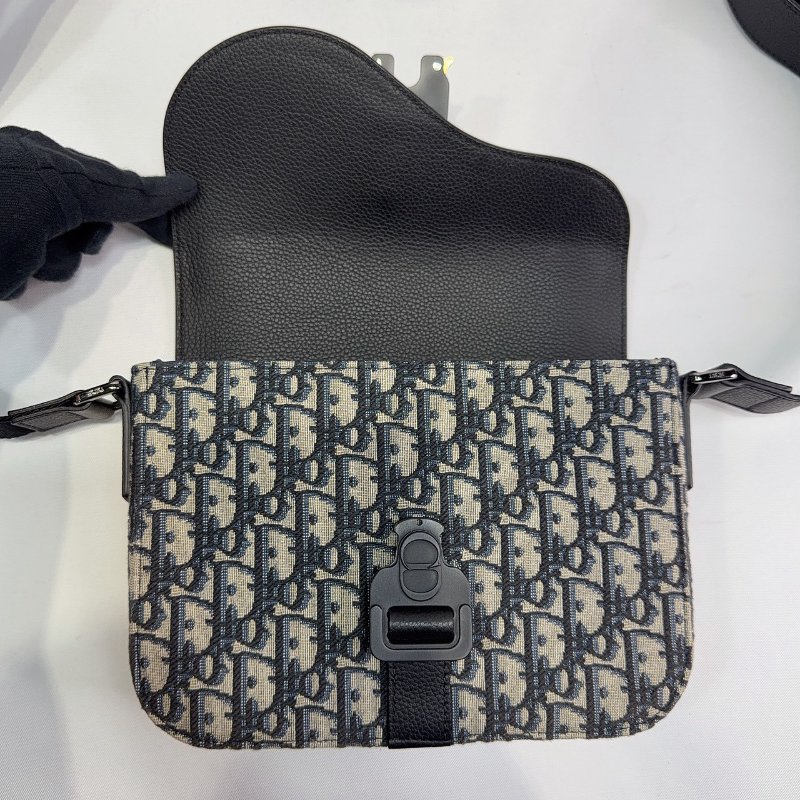 DIOR Saddle小型翻蓋郵差包-4
