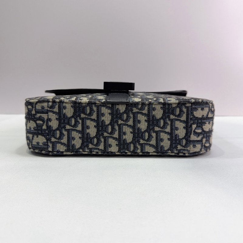 DIOR Saddle小型翻蓋郵差包-8