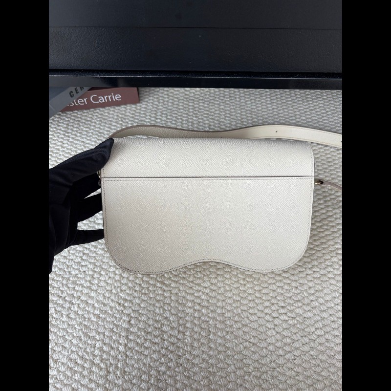 Hermes Della Elan
横版屁股包 奶昔白 
epsom皮-1