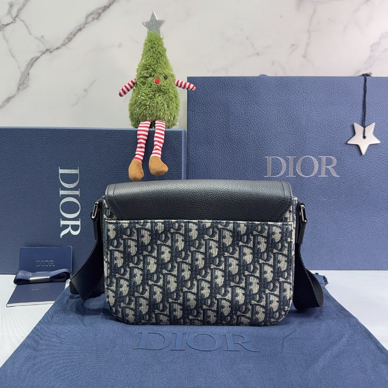 DIOR Oblique Saddle小型翻蓋郵差包-1