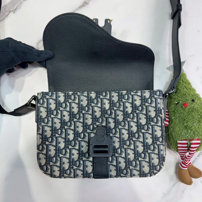 DIOR Oblique Saddle小型翻蓋郵差包-4