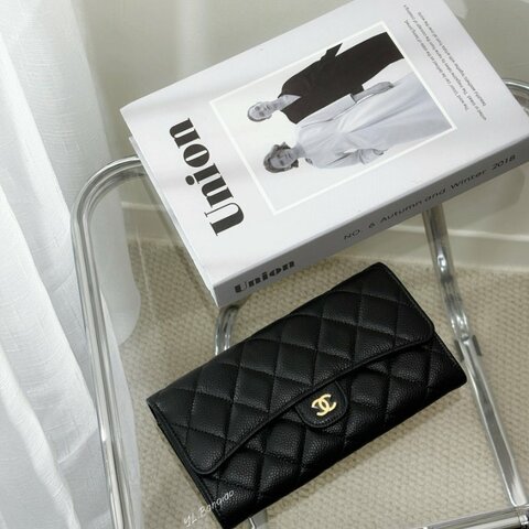 S5422-Chanel 黑荔枝牛皮金扣下蓋長夾AP0241