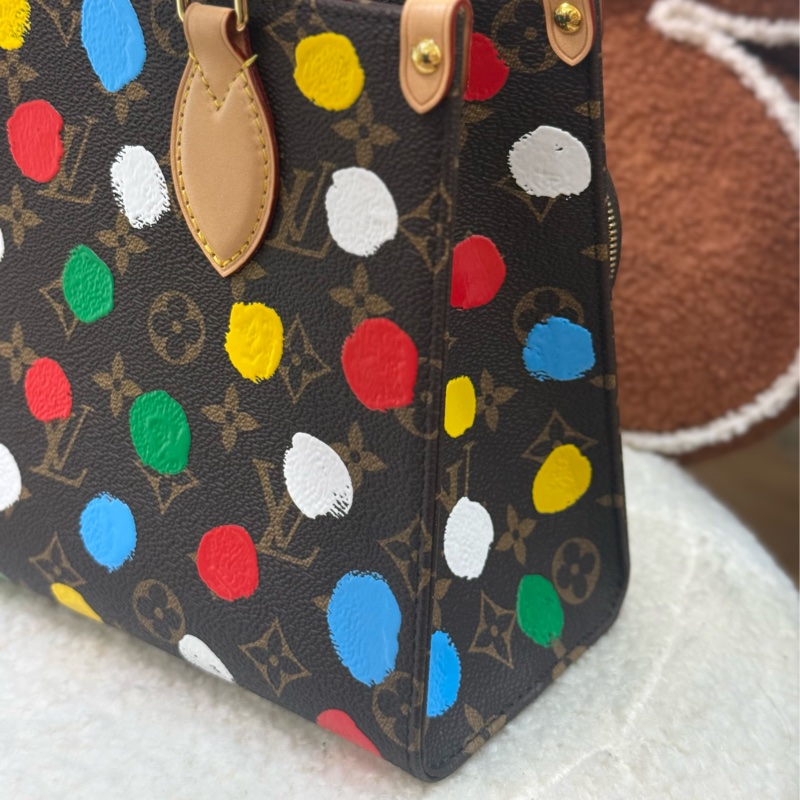 Lv on the go 草間彌生聯名 PM-8
