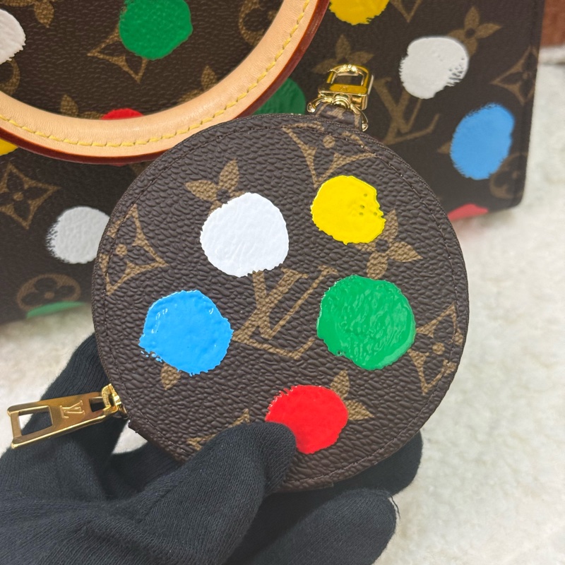 Lv on the go 草間彌生聯名 PM-17
