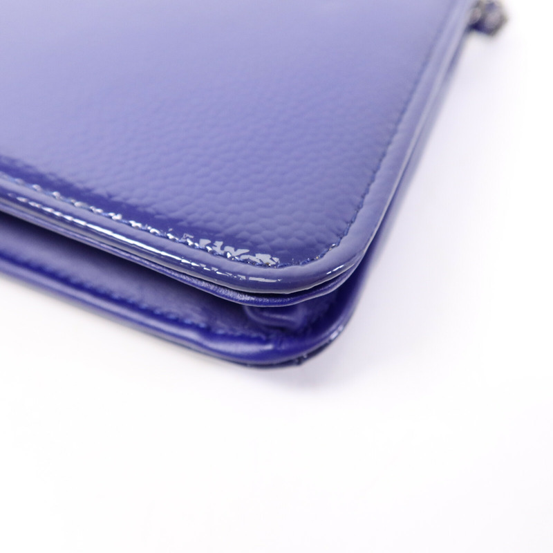 CHANEL 漆皮皮革WOC Wallet On Chain鏈帶肩背袋-11