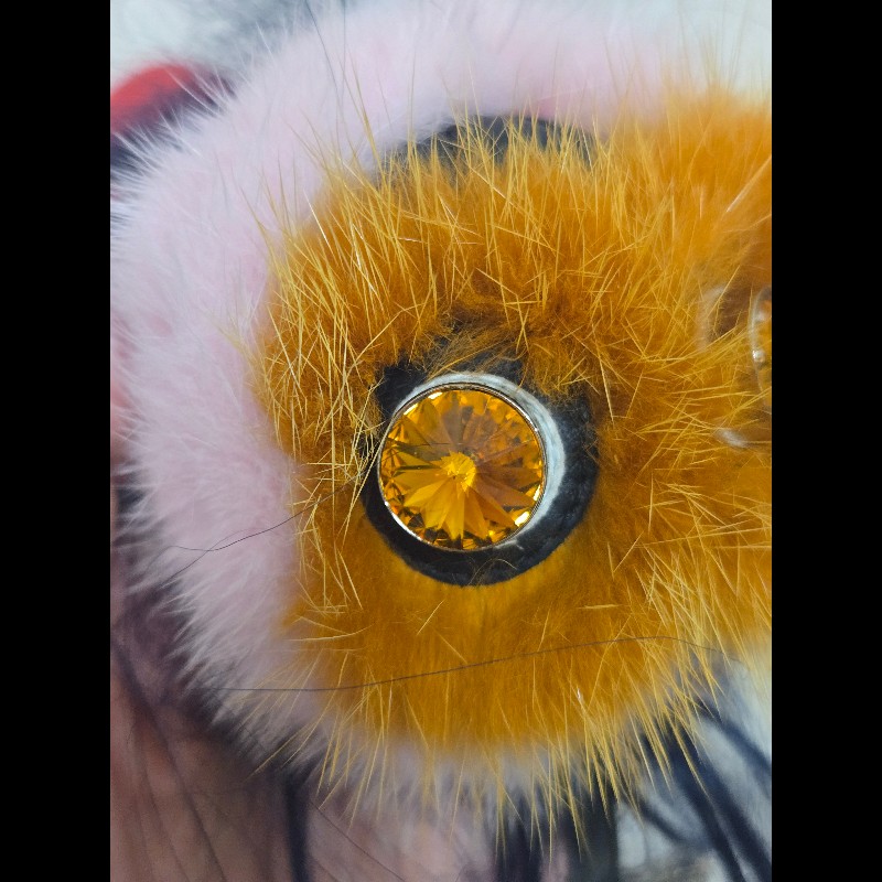 ​Fendi 怪獸皮草吊飾---
熱帶翠鳥狐狸毛及山羊毛皮吊飾-7