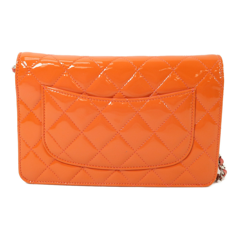 CHANEL 漆皮皮革WOC Wallet On Chain鏈帶肩背袋-1