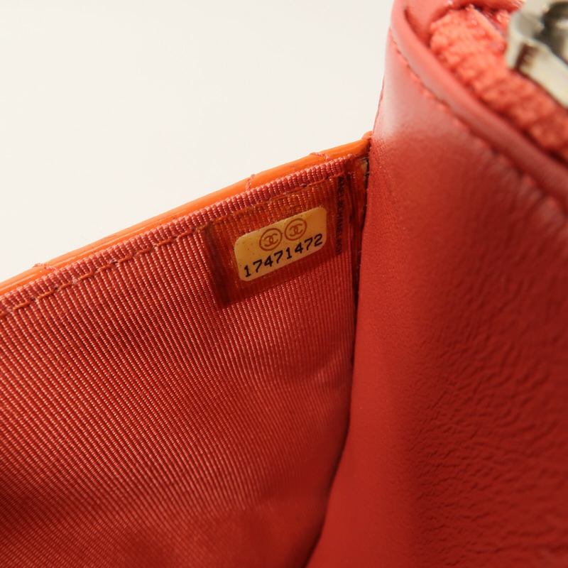 CHANEL 漆皮皮革WOC Wallet On Chain鏈帶肩背袋-7