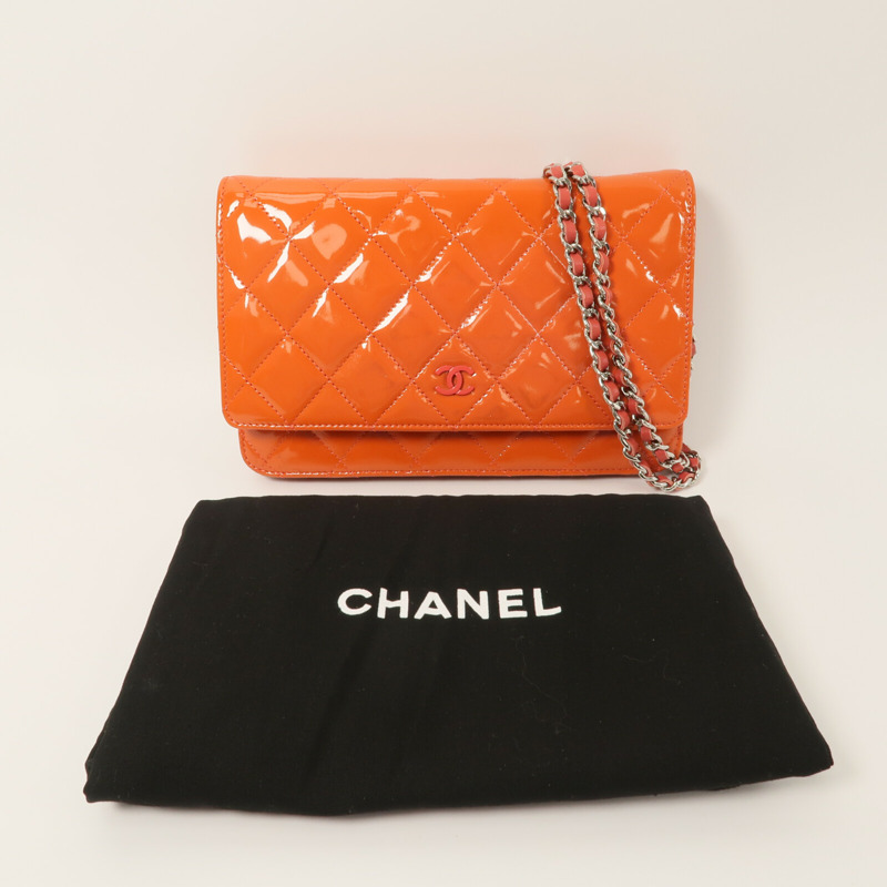 CHANEL 漆皮皮革WOC Wallet On Chain鏈帶肩背袋-10