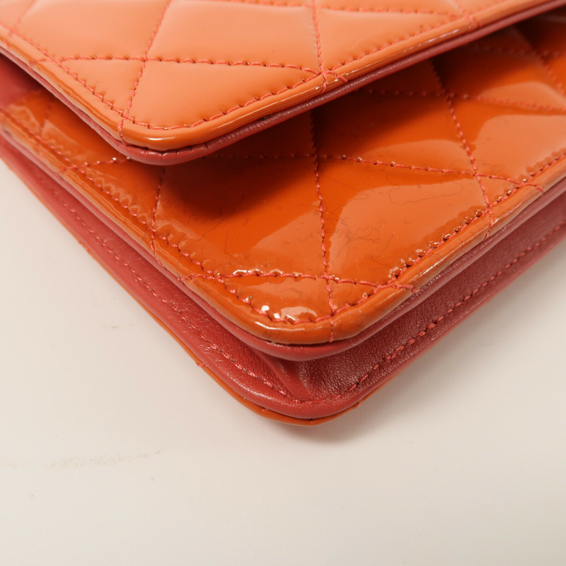 CHANEL 漆皮皮革WOC Wallet On Chain鏈帶肩背袋-11