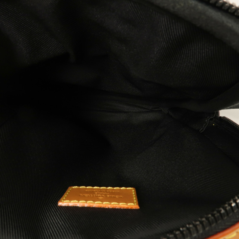 LOUIS VUITTON Damier Giant LV×NIGO Amazon Sling Bag肩背袋-4