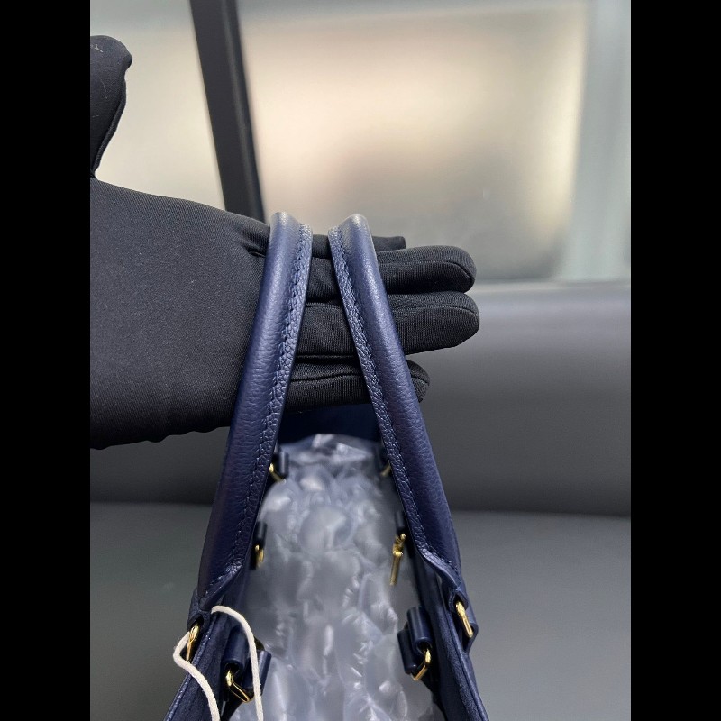 LV onthego 
深藍色全皮白花 中號tote-6