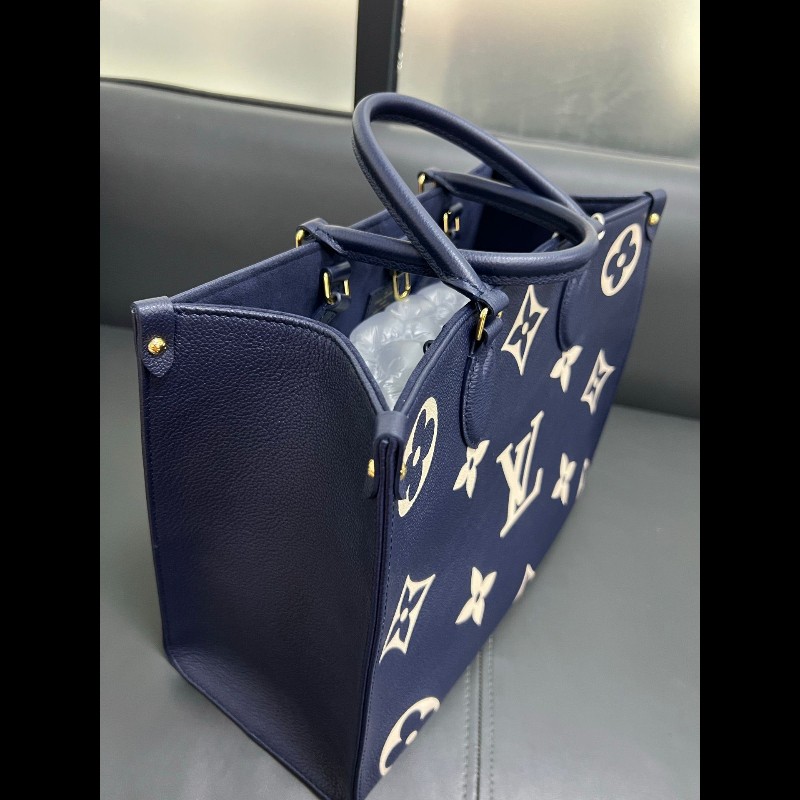 LV onthego 
深藍色全皮白花 中號tote-14