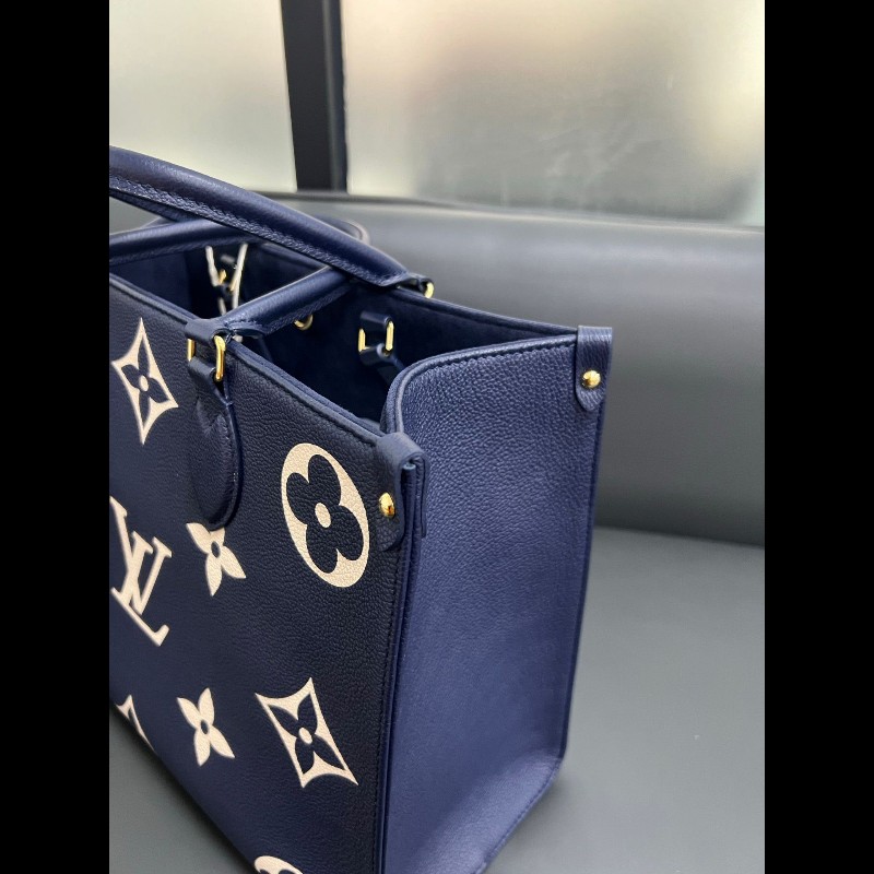 LV onthego 
深藍色全皮白花 中號tote-15