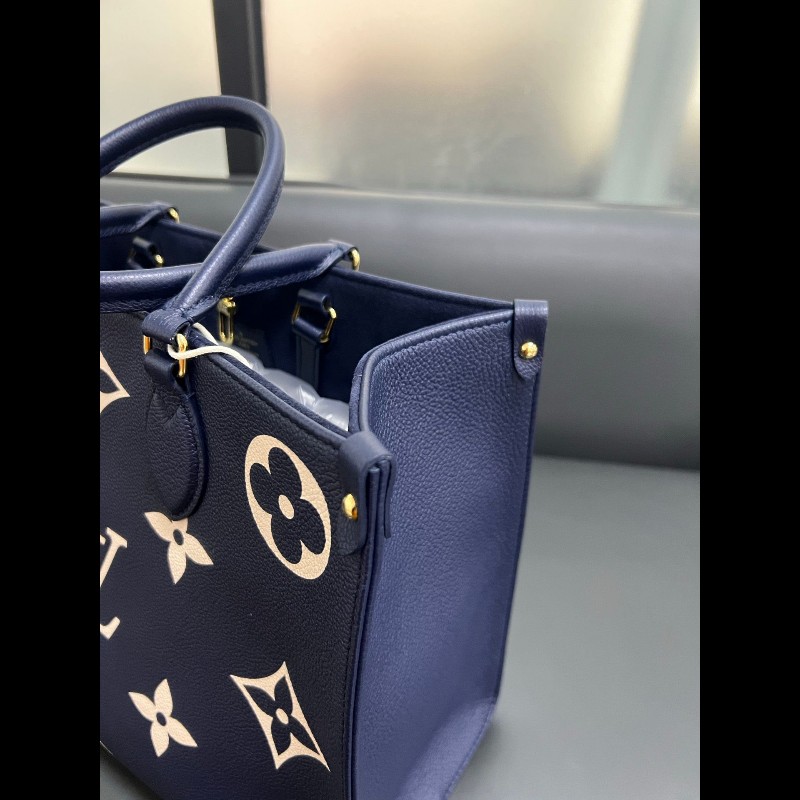 LV onthego 
深藍色全皮白花 中號tote-16