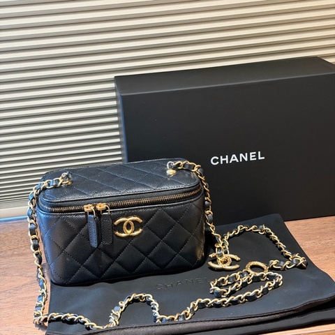 99成新|CHANEL VANITY A CHAINE 荔枝皮長盒子/黑金