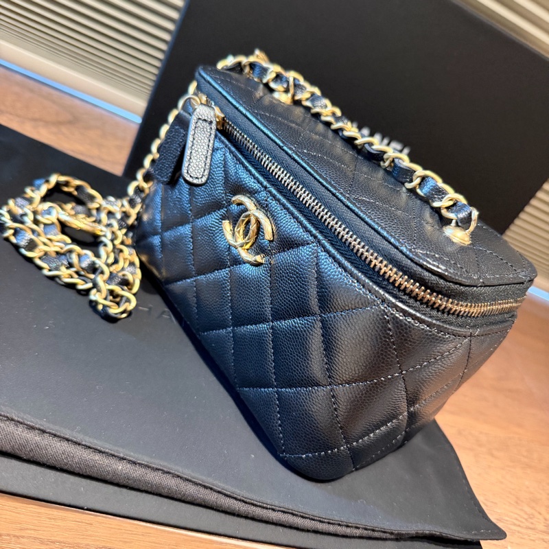 99成新｜CHANEL VANITY A CHAINE 荔枝皮長盒子/黑金-1