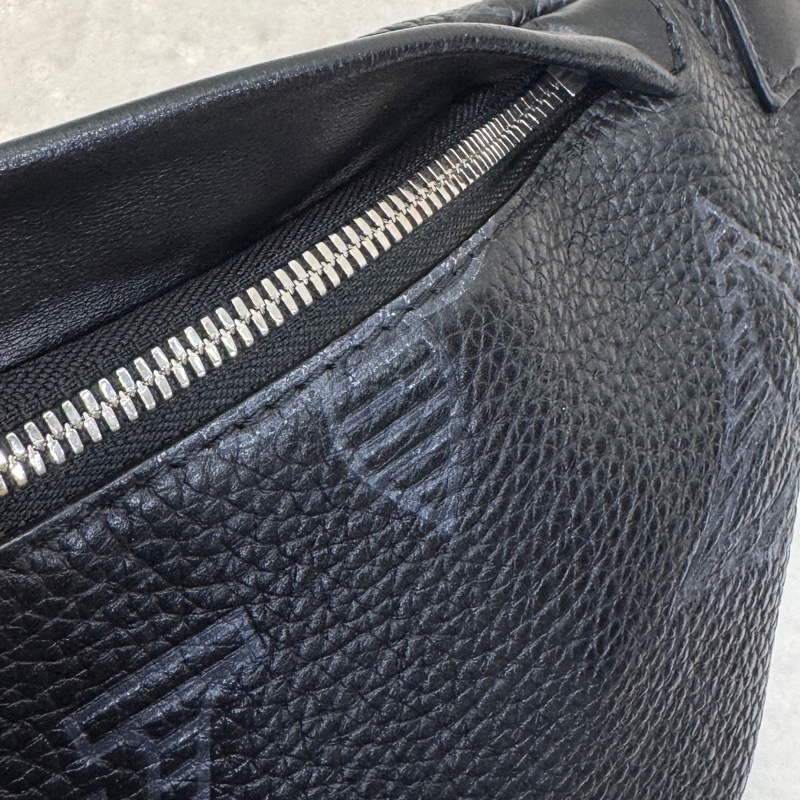 Discovery腰包 Louis Vuitton 路易威登 黑色 Taurillon Shadow壓紋牛皮 腰包 胸包 斜背包 M57289-9