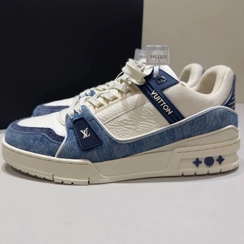 lv Trainer 白藍牛仔棋盤格  試穿痕跡。-1