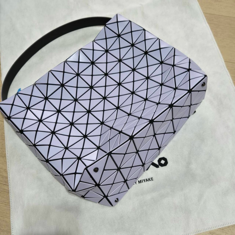 Issey Miyake 三宅一生 BaoBao 大號 valley 紫色 hobo包-1